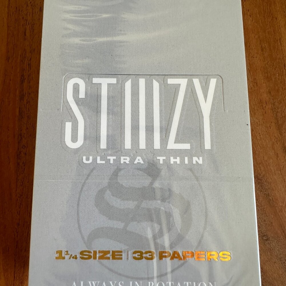 STIIIZY 1 ¼ Size Ultra-Thin Rolling Papers Box of 25 booklets